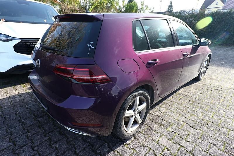Gebraucht VW Golf Highline 150 PS (110 kW) 2017 Violett touch pearl Limousine
