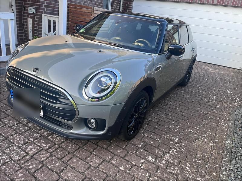 Grau Gebraucht 2021 Mini Cooper D Clubman Kombi | 24.799 € (Teuer) - Bild 1/4