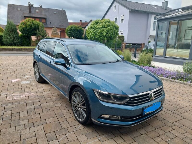 Blau Gebraucht 2017 VW Passat Comfortline Kombi | 20.950 € (Guter Preis) - Bild 1/4