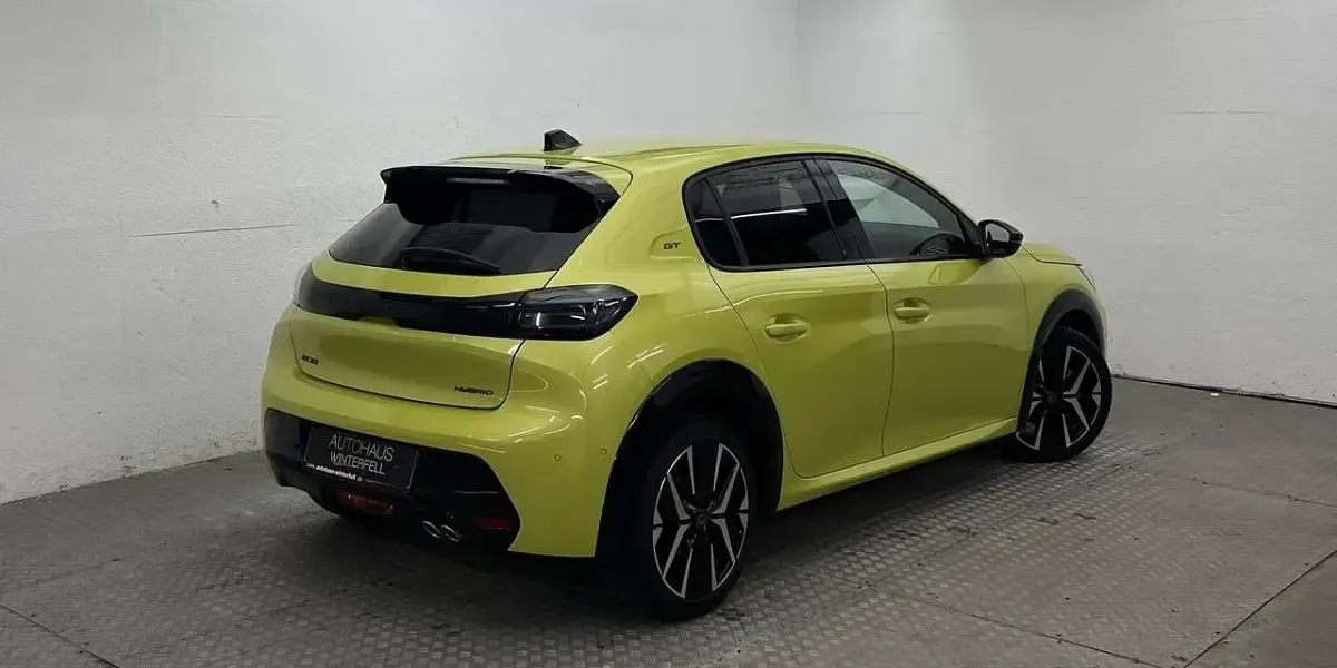 Neu Peugeot 208 GT 136 PS (100 kW) 2025 Agueda gelb Kleinwagen