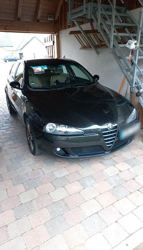 Gebraucht Alfa Romeo 147 Distinctive 150 PS (110 kW) 2005 Schwarz Kleinwagen