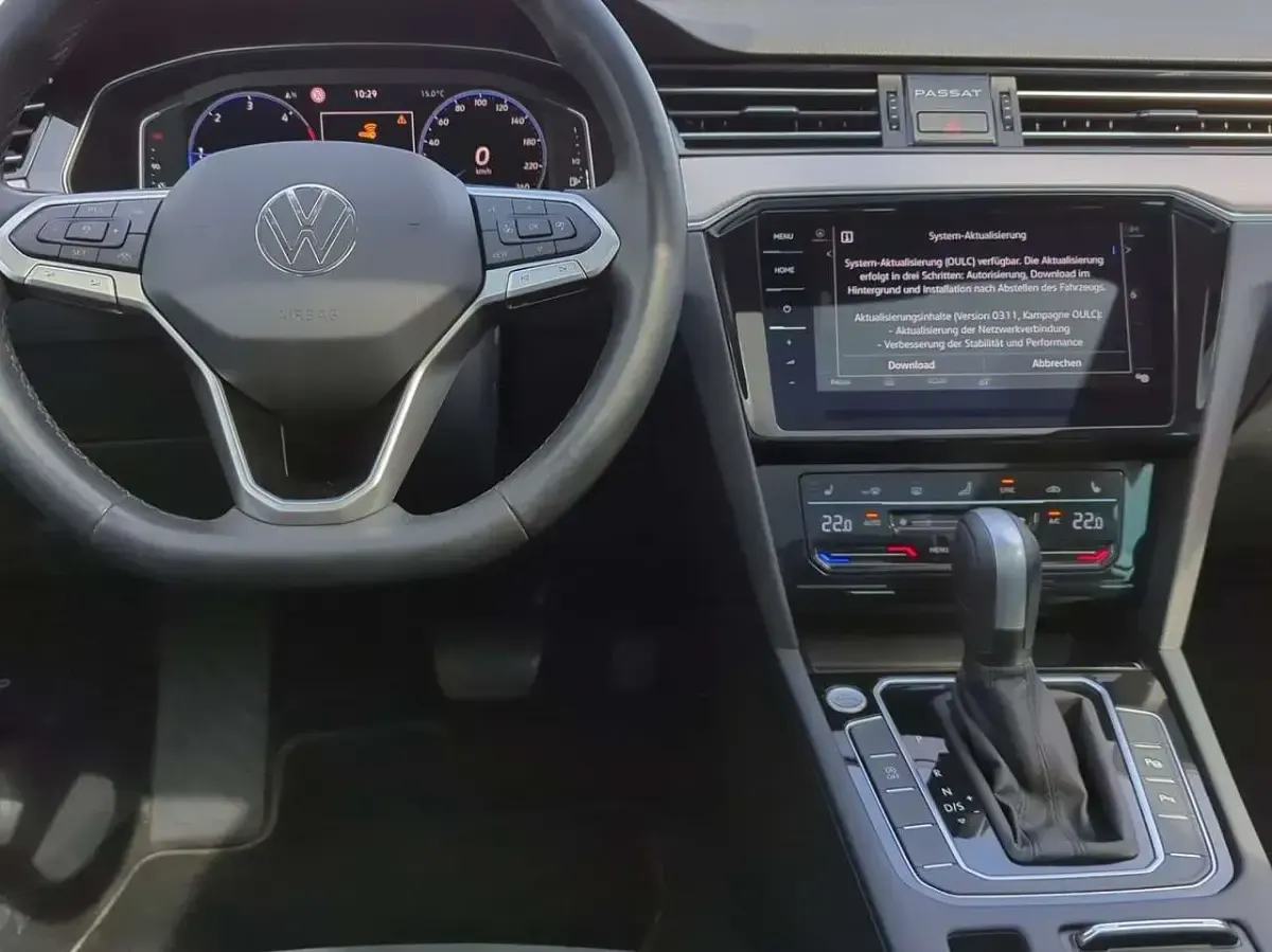 Usata VW Passat Elegance 150 CV (110 kW) 2023 Nero Station wagon