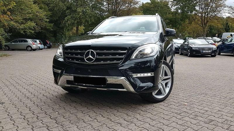 Gebraucht Mercedes ML350 258 PS (189 kW) 2014 Schwarz SUV