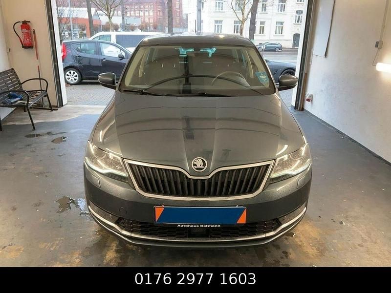Gebraucht Skoda Rapid Clever 95 PS (69 kW) 2018 Grau Kleinwagen