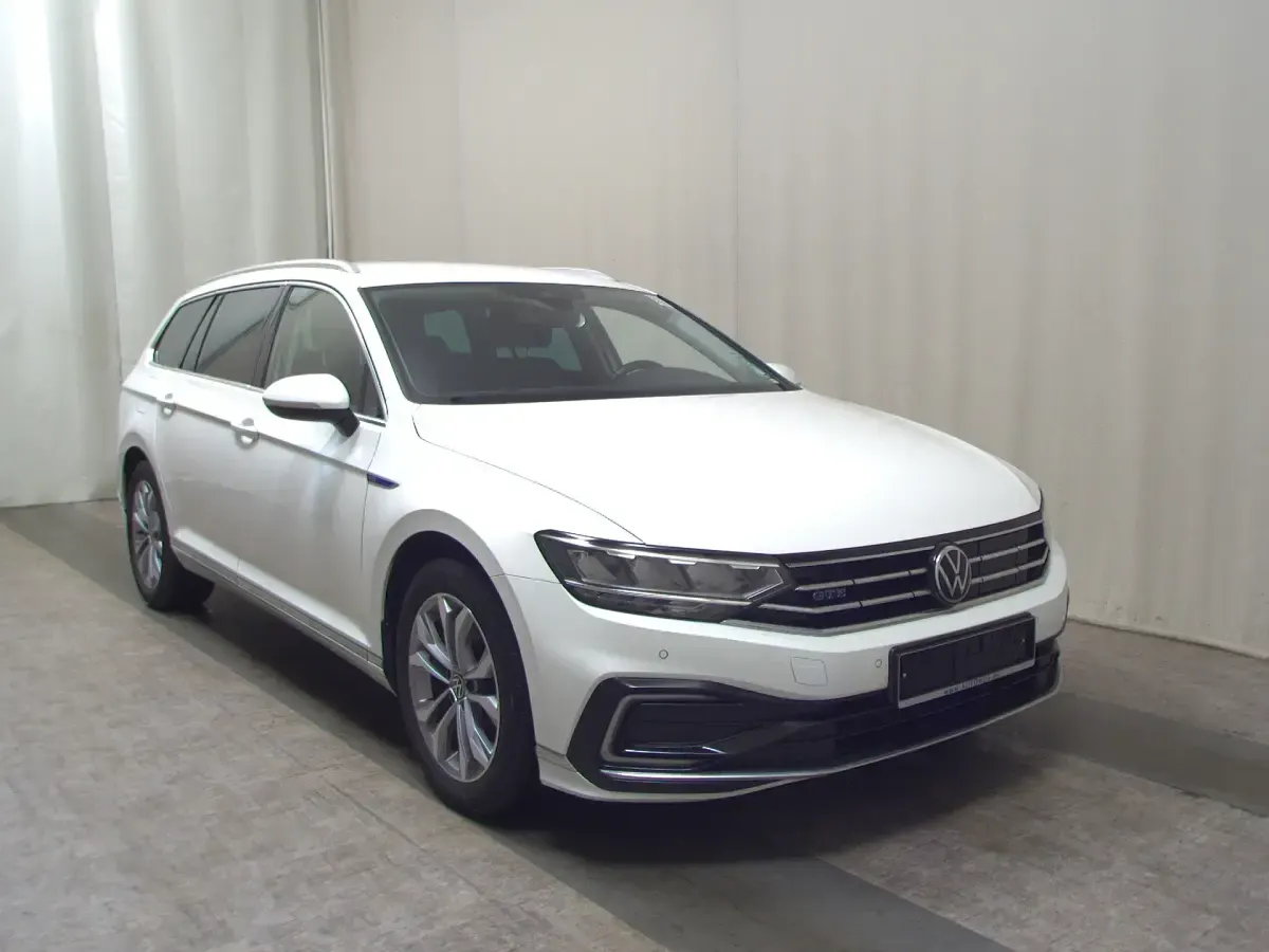 Gebraucht VW Passat GTE 218 PS (160 kW) 2021 Weiss Kombi