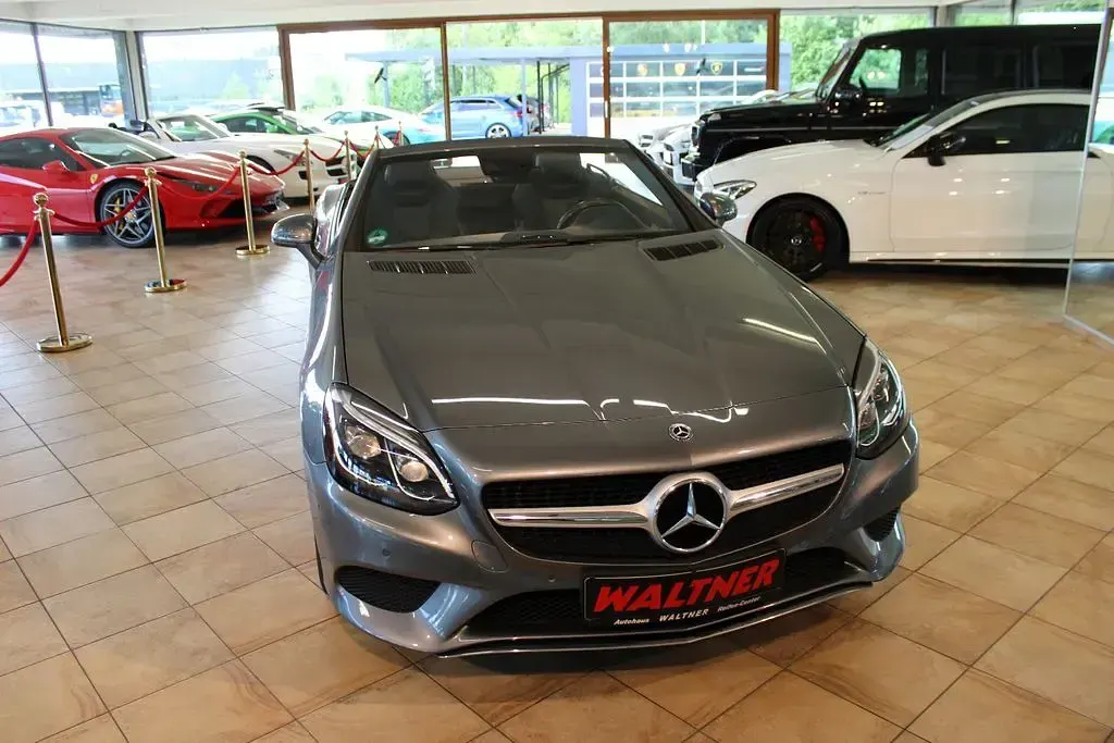 Gebraucht Mercedes SLC200 184 PS (135 kW) 2017 Grau Cabrio