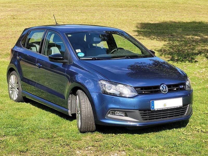 Blau Gebraucht 2016 VW Polo BlueGT Limousine | 11.900 € (Fairer Preis) - Bild 1/4