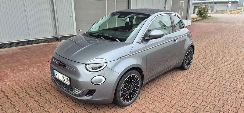 Grau Gebraucht 2023 Fiat 500e La Prima Cabrio | 23.900 € (Fairer Preis) - Bild 1/4