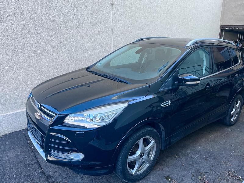 Gebraucht Ford Kuga SYNC Edition 180 PS (132 kW) 2015 Schwarz SUV