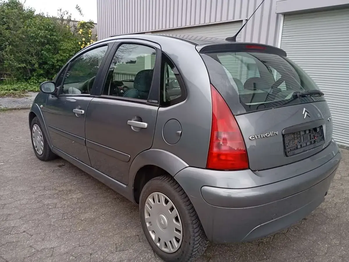 Gebraucht Citroën C3 Exclusive 73 PS (53 kW) 2004 Grau Limousine
