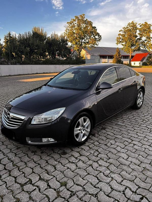 Gebraucht 2011 Opel Insignia Limousine | 5.900 € (Etwas zu teuer) - Bild 1/4
