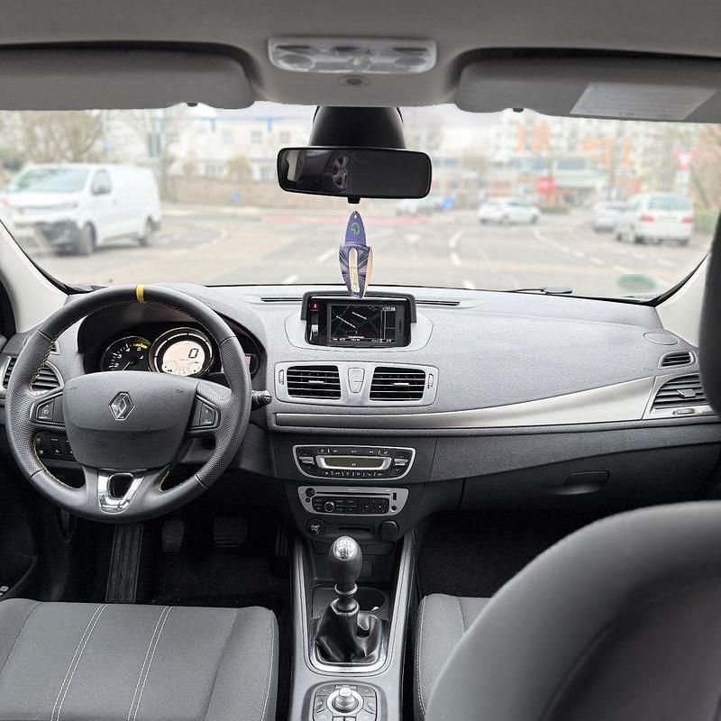 Gebraucht Renault Mégane GrandTour Dynamique 110 PS (80 kW) 2013 Grau Kombi