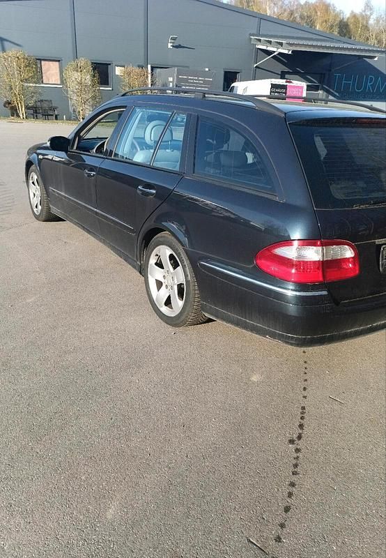 Second-hand Mercedes E320 204 CP (150 kW) 2004 Albastru Break