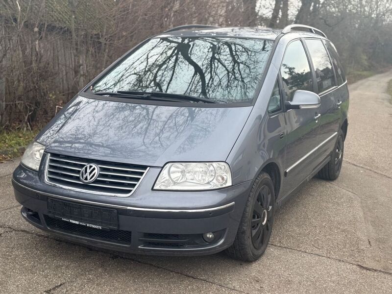 Grau Gebraucht 2010 VW Sharan Comfortline Van / Kleinbus | 5.790 € (Guter Preis) - Bild 1/4