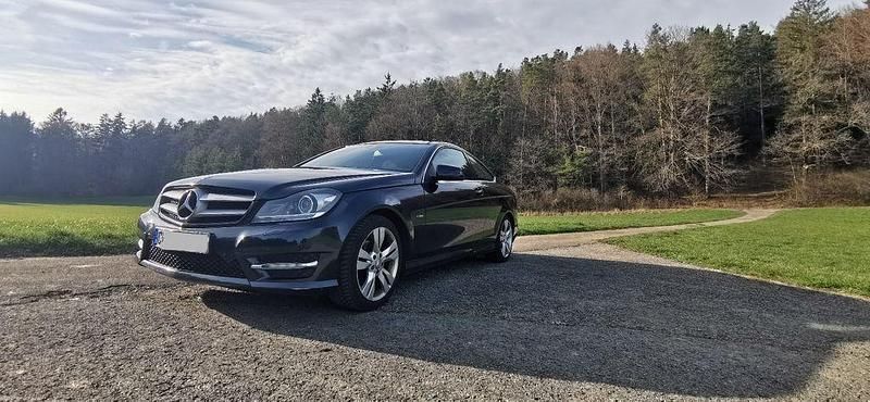 Gebraucht Mercedes C180 AMG 156 PS (114 kW) 2011 Schwarz Coupé