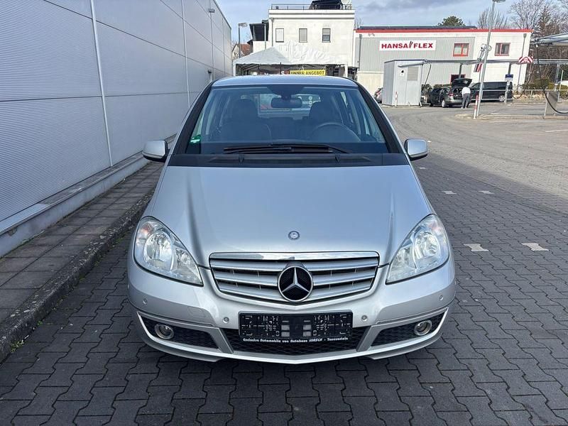 Gebraucht Mercedes A160 Elegance 95 PS (69 kW) 2011 Silber Limousine