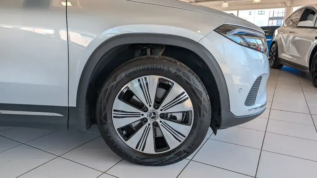 Gebraucht Mercedes EQA250 Progressive 139 kW (190 PS) 2023 Silber SUV