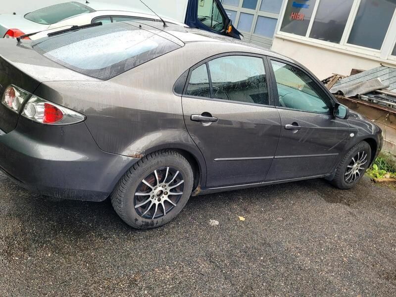 Grau Gebraucht 2006 Mazda 6 Limousine | 400 € - Bild 1/4