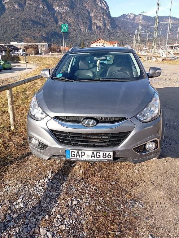 Grau Gebraucht 2012 Hyundai ix35 Premium SUV | 6.300 € (Fairer Preis) - Bild 1/4