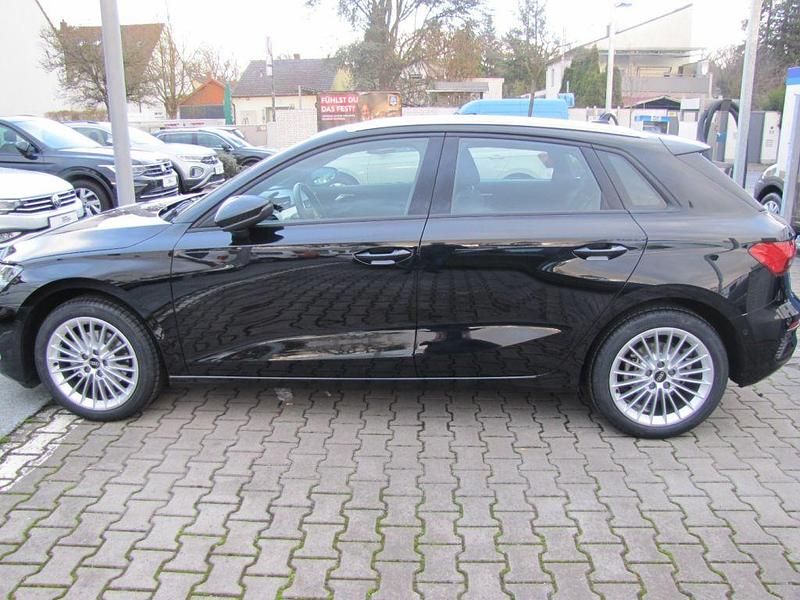 Używany Audi A3 Advanced 150 KM (110 kW) 2024 Czarny Sedan/Limuzyna