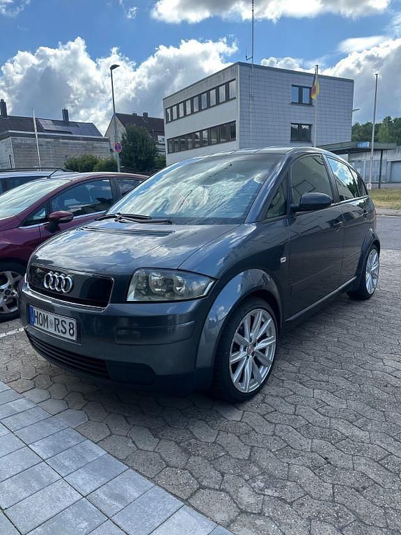 Grau Gebraucht 2002 Audi A2 Kleinwagen | 2.800 € (Etwas zu teuer) - Bild 1/4