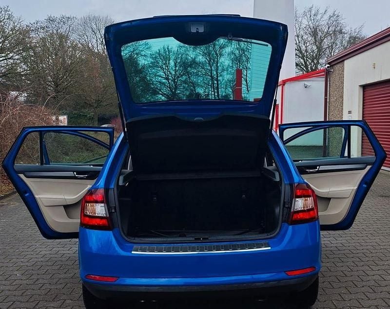 Gebraucht Skoda Rapid Style 125 PS (91 kW) 2018 Blau Kleinwagen