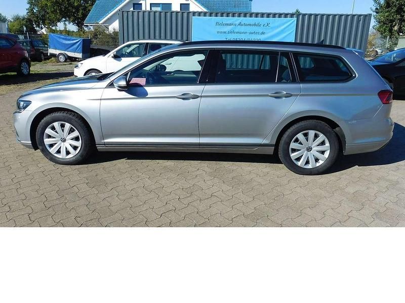 Pyritsilbermet b7s Gebraucht 2022 VW Passat Conceptline Kombi | 21.690 € (Superpreis) - Bild 1/4