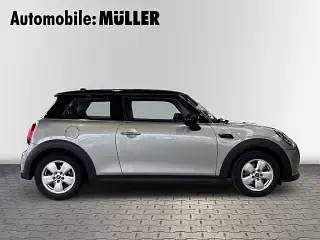 Używany Mini Cooper Essential 136 KM (100 kW) 2023 Srebrny Hatchback