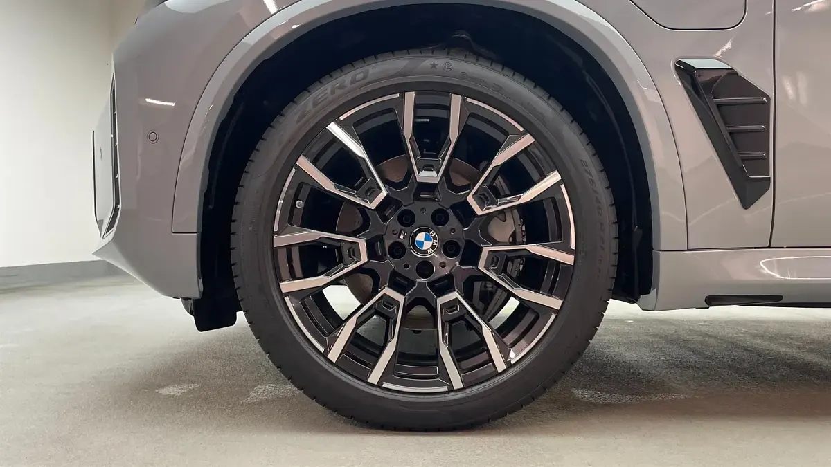 Neu BMW X5 Efficient Dynamics 490 PS (360 kW) 2026 M brooklyn grau metallic SUV