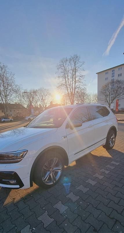 Gebraucht VW Tiguan Allspace Highline 190 PS (139 kW) 2019 Weiß SUV