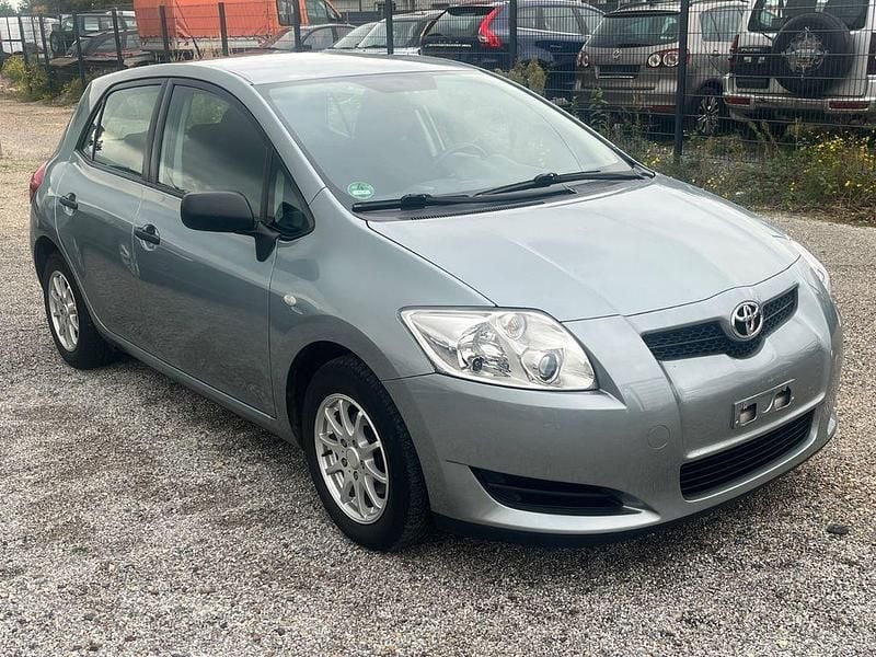 Silber Gebraucht 2009 Toyota Auris Basis Limousine | 3.580 € (Guter Preis) - Bild 1/4