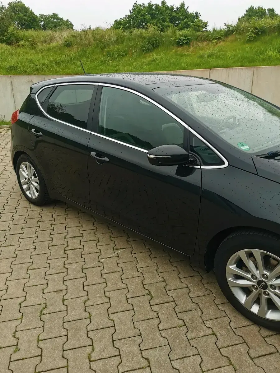Gebraucht Kia Ceed 135 PS (99 kW) 2016 Schwarz Kleinwagen