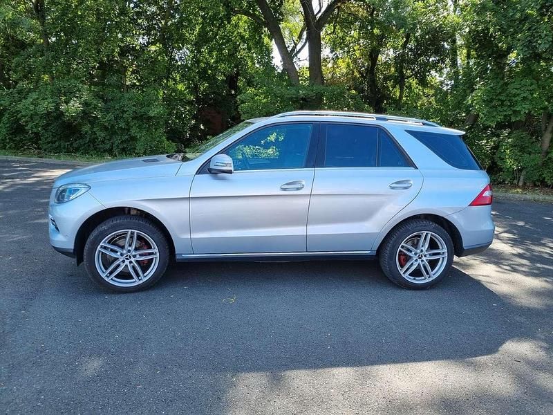 Gebraucht Mercedes ML350 258 PS (189 kW) 2013 Grau SUV