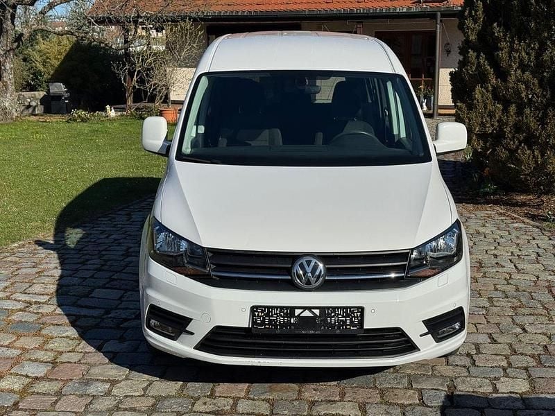 Gebraucht VW Caddy Maxi Trendline 125 PS (91 kW) 2017 Weiß Van / Kleinbus
