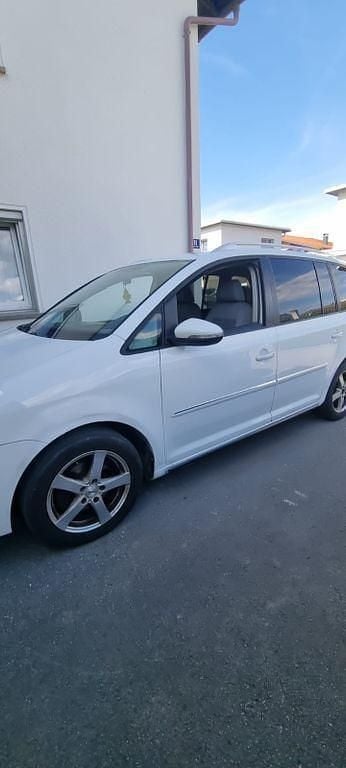 Gebraucht VW Touran Highline 105 PS (77 kW) 2009 Weiß Van / Kleinbus