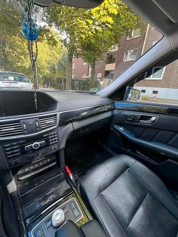 Gebraucht Mercedes E350 265 PS (194 kW) 2011 Silber Kombi