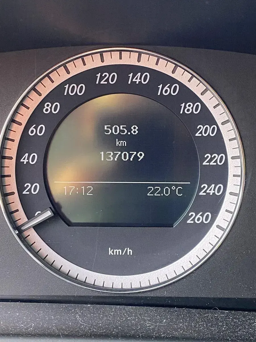 Gebraucht Mercedes C200 184 PS (135 kW) 2011 Violet Kombi