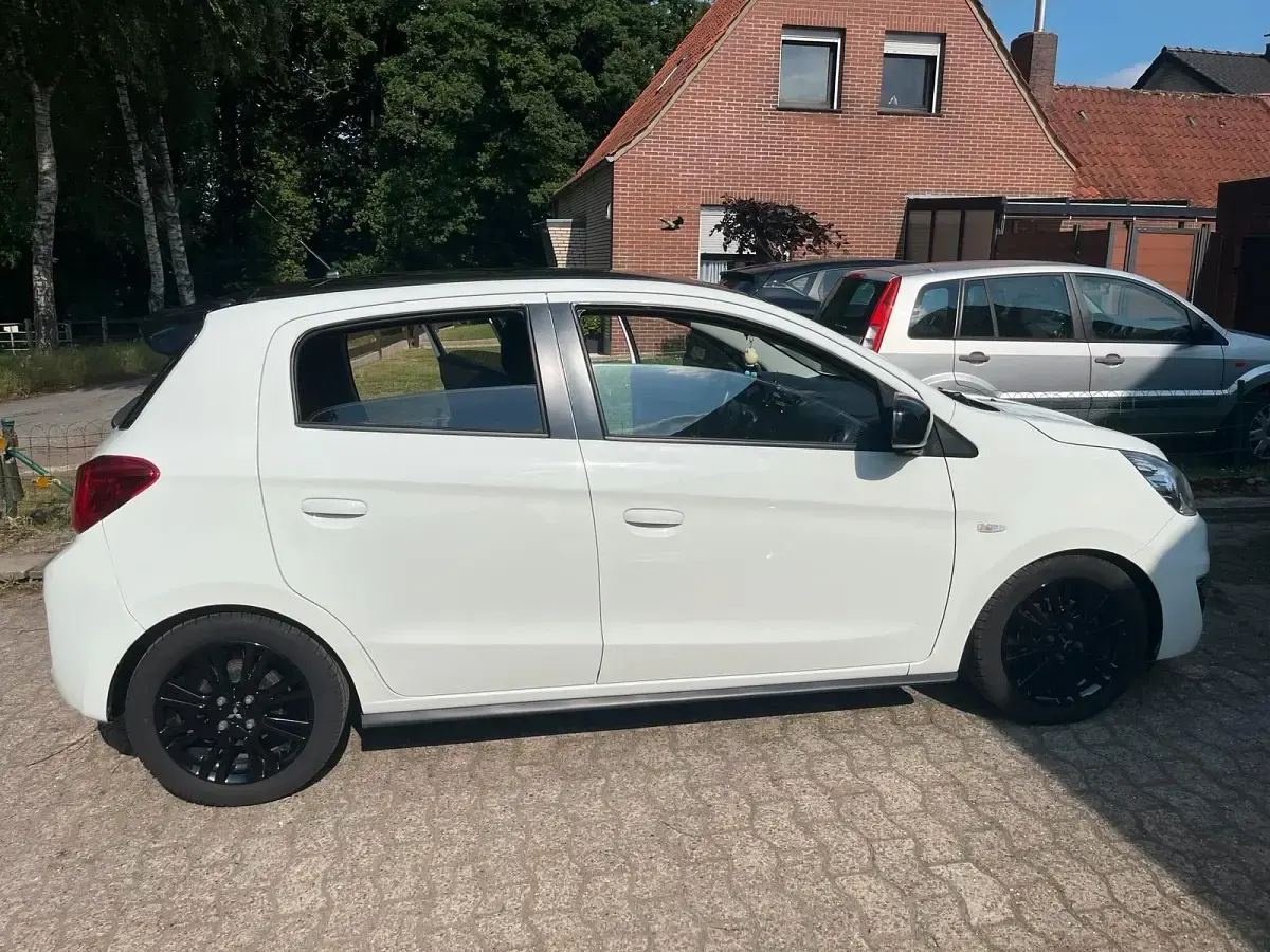 Gebraucht Mitsubishi Space Star Diamant Edition 80 PS (58 kW) 2019 Weiß Kleinwagen