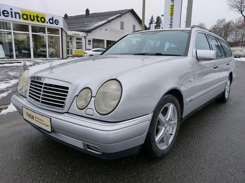 Silber Gebraucht 1997 Mercedes E200 Avantgarde Limousine | 3.899 € (Guter Preis) - Bild 1/4