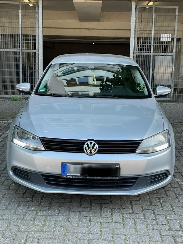 Silber Gebraucht 2012 VW Jetta Limousine | 4.650 € (Fairer Preis) - Bild 1/4