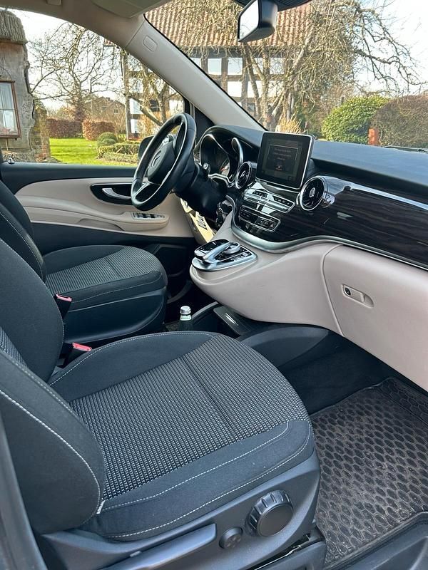 Gebraucht Mercedes V300 Marco Polo 237 PS (174 kW) 2019 Grau Van / Kleinbus