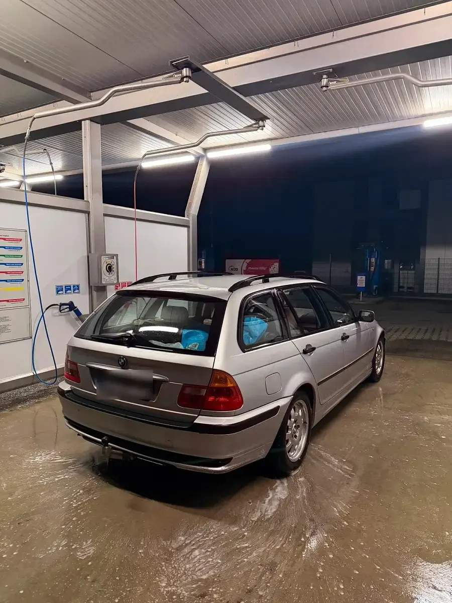 Gebraucht BMW 320 150 PS (110 kW) 2002 Silber Kombi