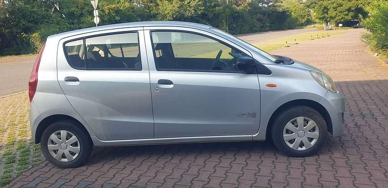 Gebraucht Daihatsu Cuore Plus 58 PS (42 kW) 2008 Silber Kleinwagen