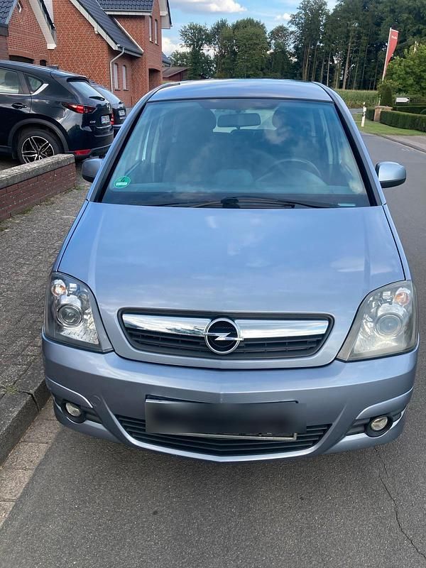Grau Gebraucht 2008 Opel Meriva Van / Kleinbus | 2.600 € (Etwas zu teuer) - Bild 1/4