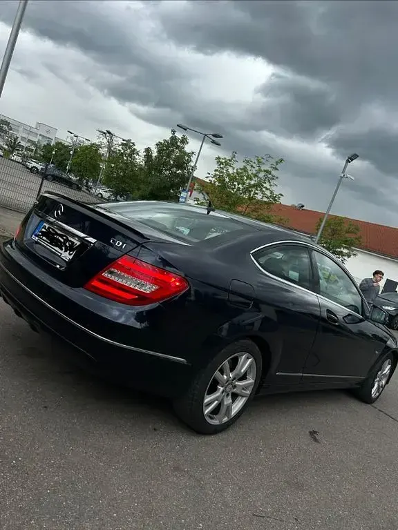 Gebraucht Mercedes C220 179 PS (131 kW) 2012 Weiß Coupé