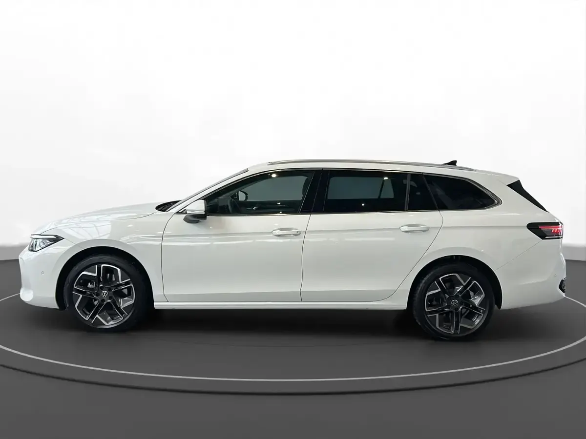 Käytetty VW Passat Elegance 150 HP (110 kW) 2024 Valkoinen Farmari