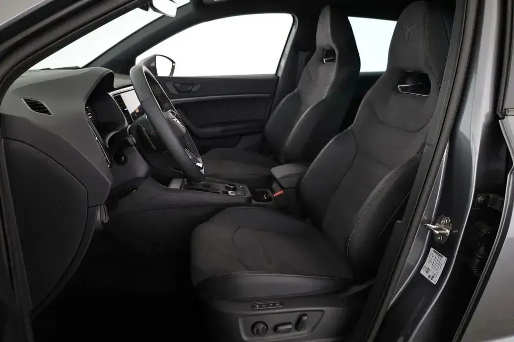 Neu Cupra Ateca 150 PS (110 kW) 2026 Grau SUV