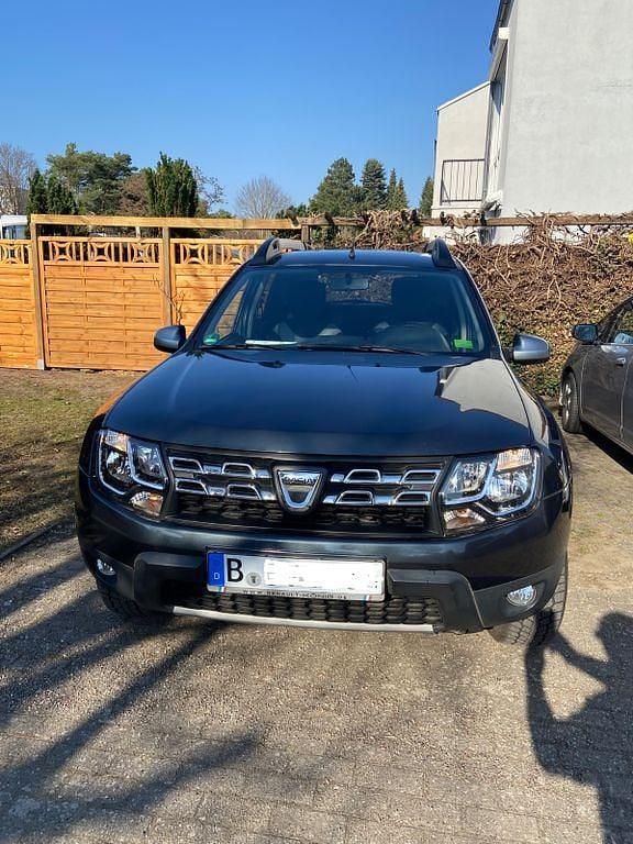 Gebraucht Dacia Duster Lauréate 114 PS (83 kW) 2017 Grau SUV