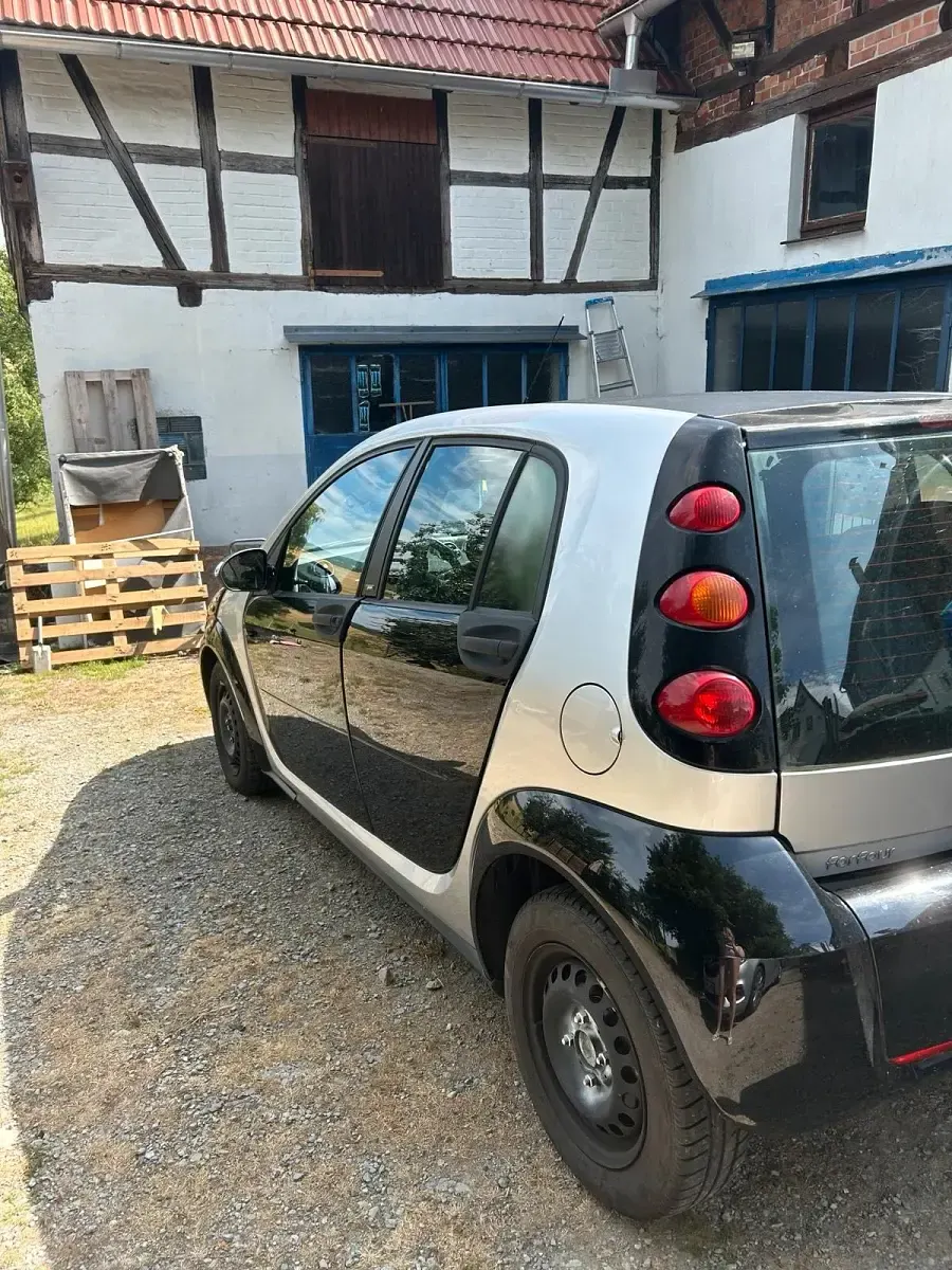 Second-hand Smart ForFour 74 CP (54 kW) 2005 Negru Hatchback