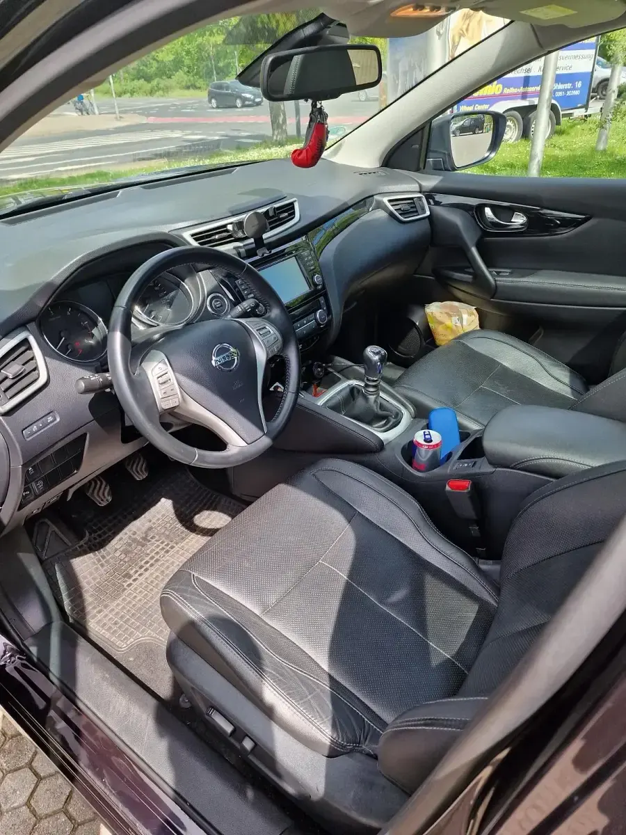 Gebraucht Nissan Qashqai 131 PS (96 kW) 2014 Violet SUV